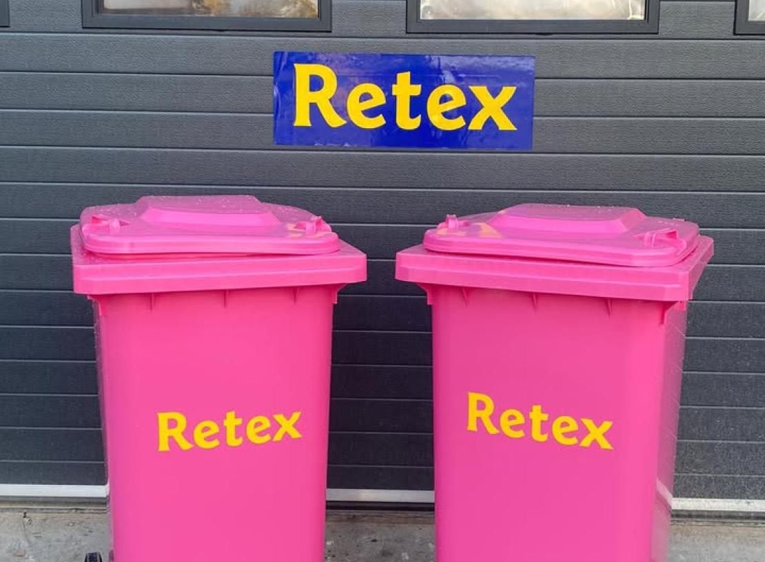 Vi lottar ut 2 rosa soptunnor för att uppmärksamma rosabandet månaden oktober.
Gilla och dela för att vara med i utlottningen, samt sett kommentar (G&D). Fb har inget med utlottning att göra. Dragningen sker 19.10 kl 20. Vinnaren hämtar tunnorna i Pjelax
