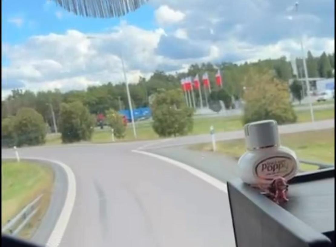 Retex Ab/Oy är i Östergötlands län, Sverige. Snabbt möte i Ödehög för Oscar och Emil. Nopea tapaaminen Ödeshögissä Oscarille ja Emilille.